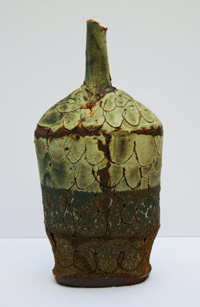 04-small-saltmarsh-bottle-with-scored-porcelain-overlay-28×14cm.jpg