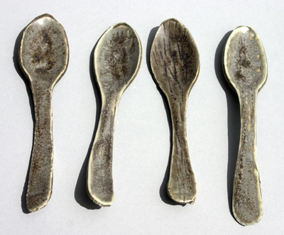 27-crystalline-grey-impressed-porcelain-spoons-15-to-14-cm-small.jpg